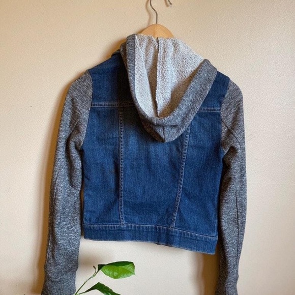 Jean jacket - Picture 2 of 4